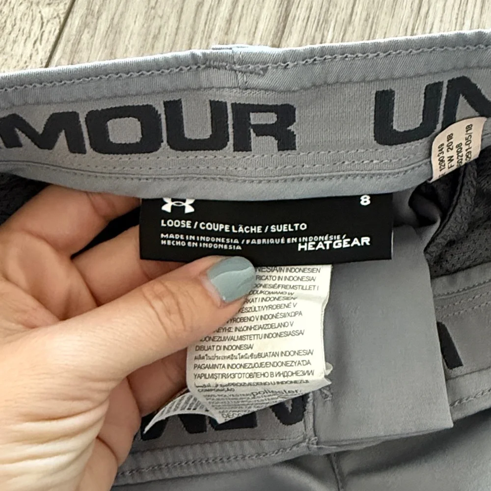 Under Armour Boys Loose Heatgear Gray Shorts 8
